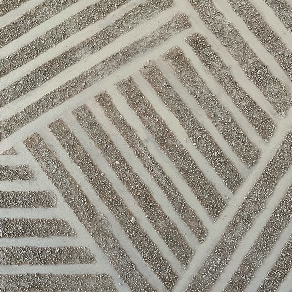 Selling gold decorative pillows and abstract art - Picture 4 of 4